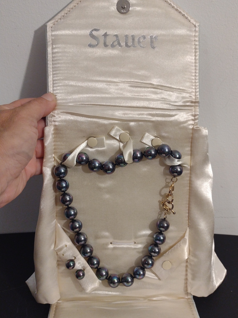 Lustrous Black Pearl Necklace with Matching Studs - Picture 8 of 9